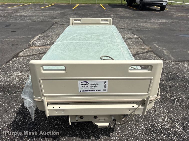 image for item DO5295 Hill-Rom Advance 1000 hospital bed
