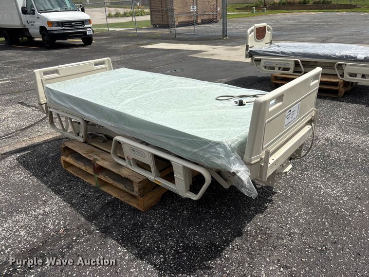 image for item DO5295 Hill-Rom Advance 1000 hospital bed