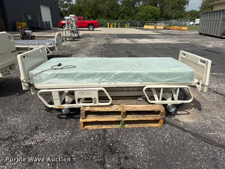 image for item DO5295 Hill-Rom Advance 1000 hospital bed