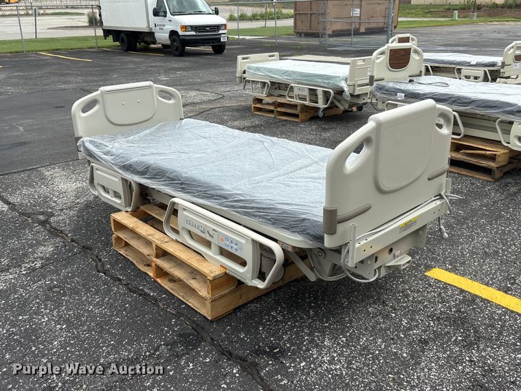image for item DO5296 Hill-Rom Advanta P1600 Hospital bed