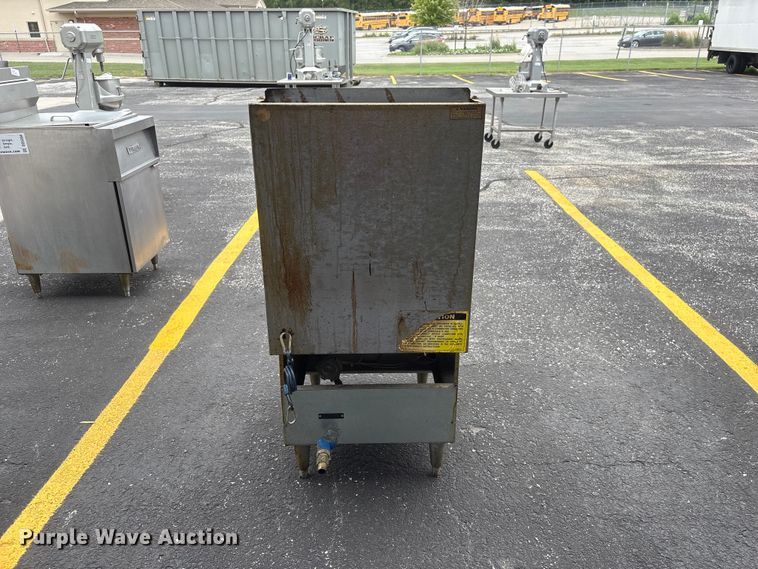 image for item DO5303 Vulcan 1GR65 fryer
