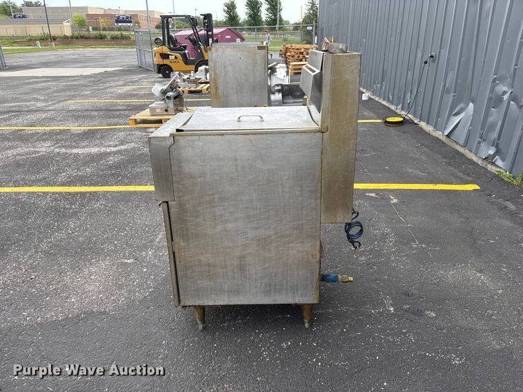 image for item DO5303 Vulcan 1GR65 fryer