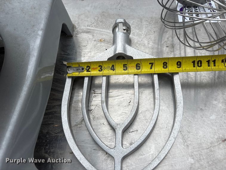 image for item DO5305 Hobart A200T mixer