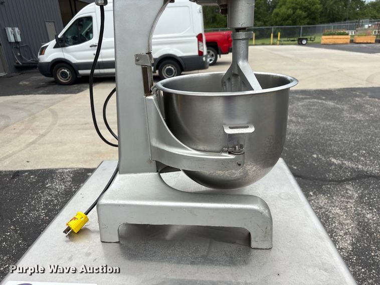 image for item DO5306 Hobart A 200 mixer