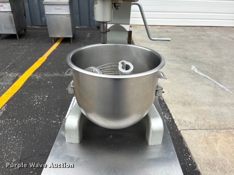 image for item DO5307 Hobart A 200T mixer