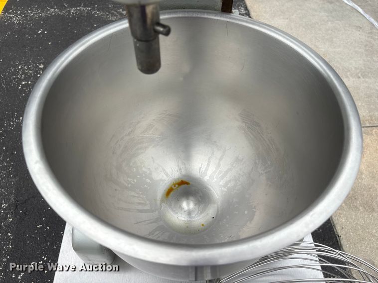 image for item DO5307 Hobart A 200T mixer
