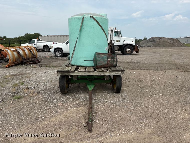 image for item DO5309 John Deere hay wagon