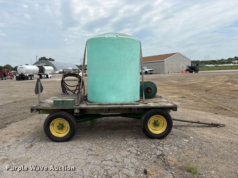 image for item DO5309 John Deere hay wagon