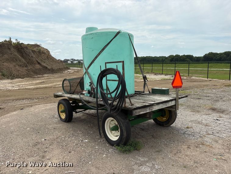 image for item DO5309 John Deere hay wagon