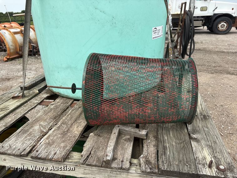 image for item DO5309 John Deere hay wagon