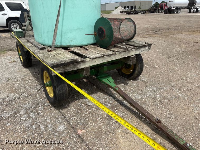 image for item DO5309 John Deere hay wagon