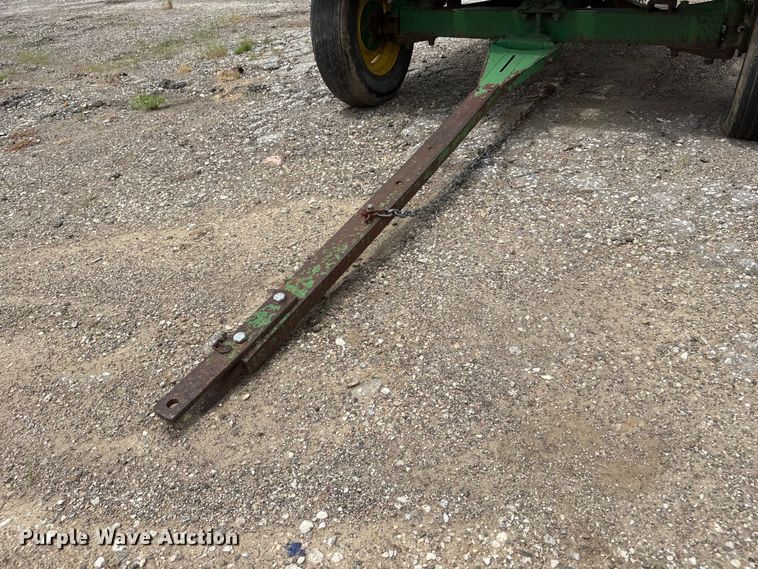 image for item DO5309 John Deere hay wagon