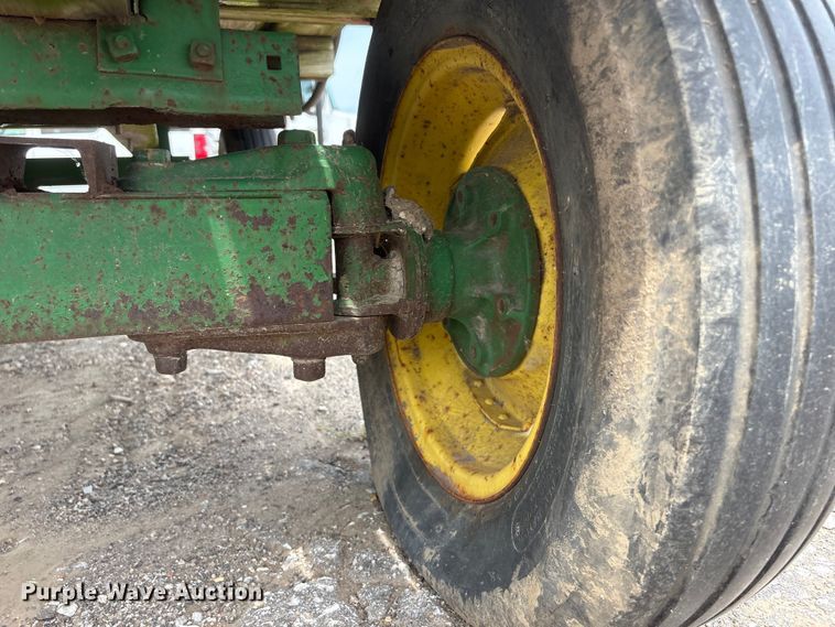 image for item DO5309 John Deere hay wagon
