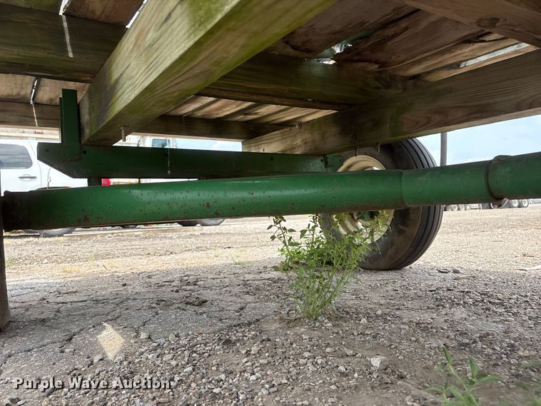 image for item DO5309 John Deere hay wagon