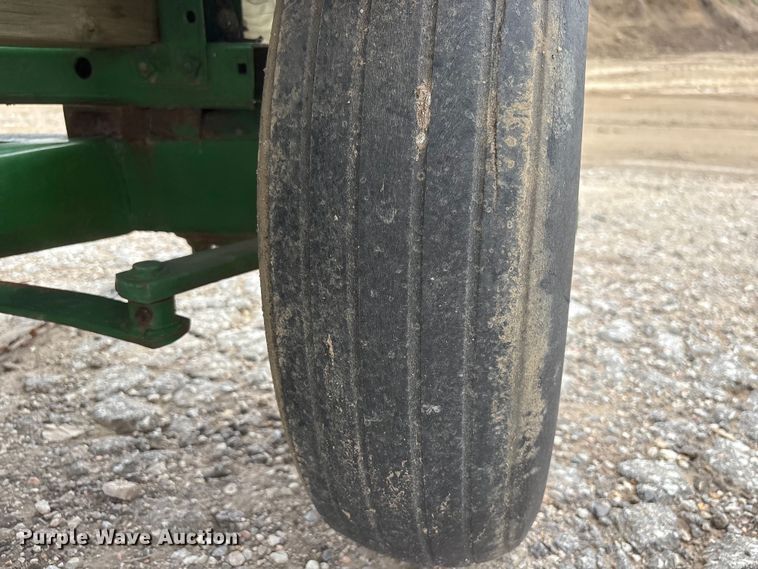 image for item DO5309 John Deere hay wagon