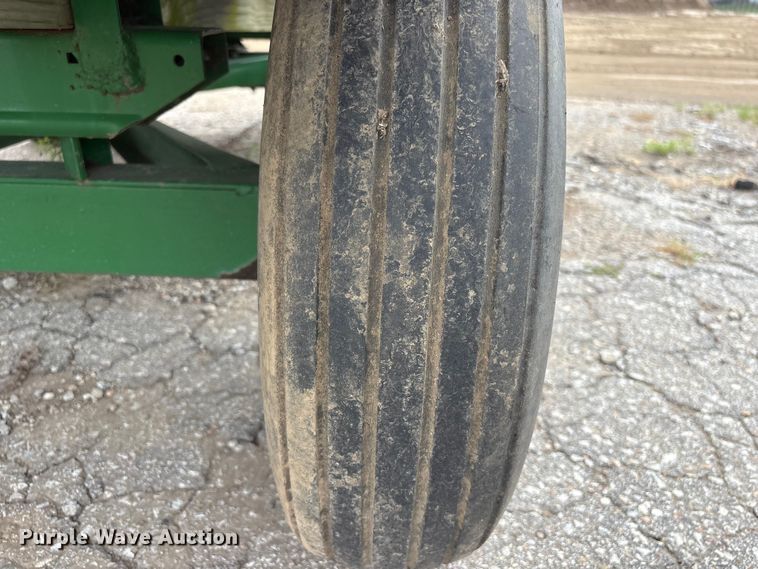 image for item DO5309 John Deere hay wagon