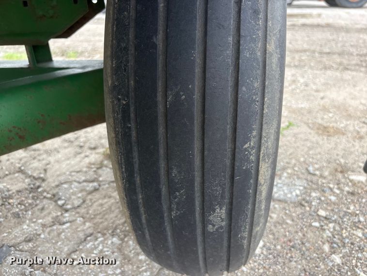 image for item DO5309 John Deere hay wagon