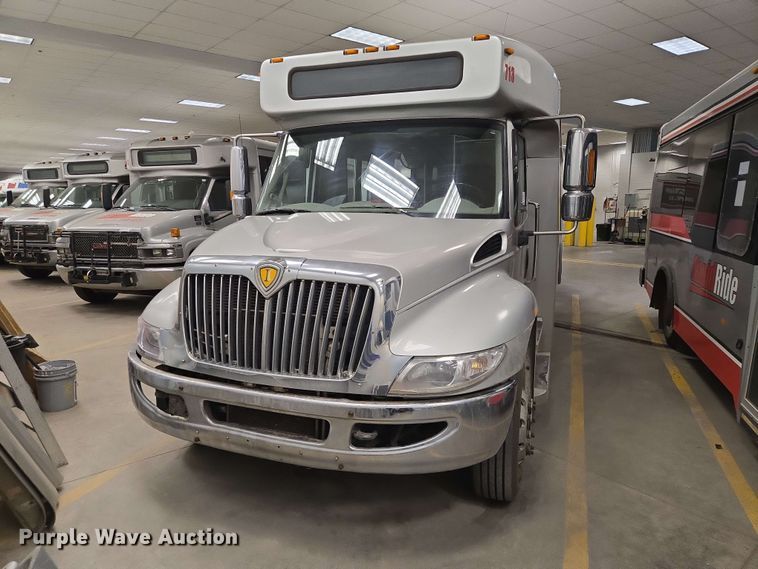 image for item DP8998 2014 IC Eldorado shuttle bus