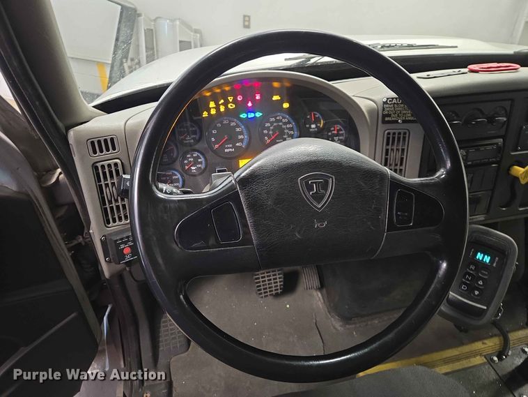 image for item DP8998 2014 IC Eldorado shuttle bus