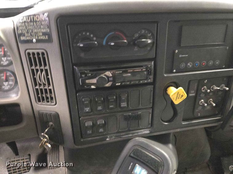 image for item DP8998 2014 IC Eldorado shuttle bus