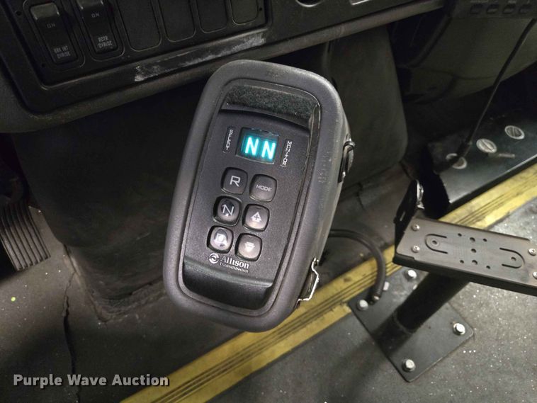 image for item DP8998 2014 IC Eldorado shuttle bus