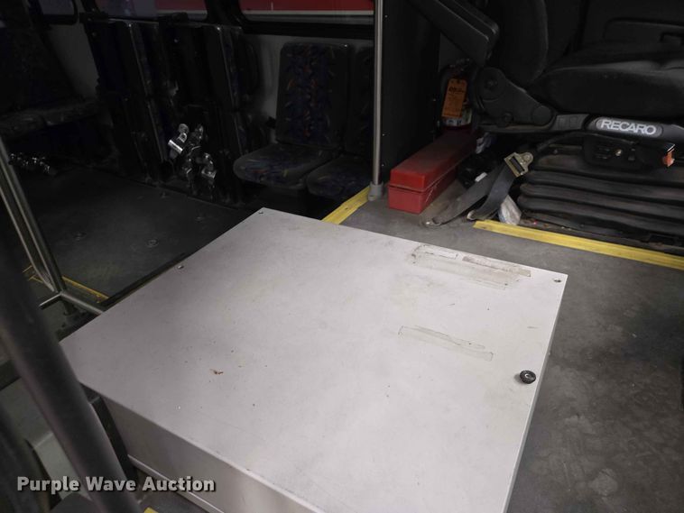 image for item DP8998 2014 IC Eldorado shuttle bus