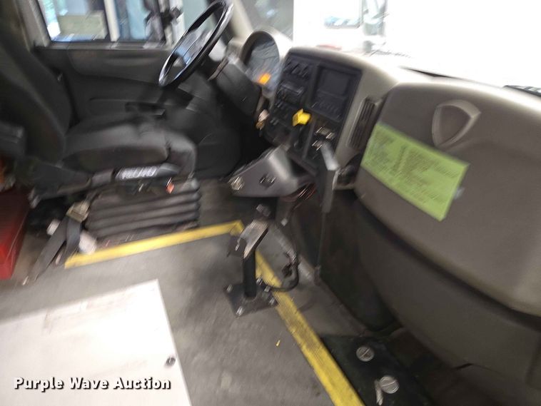 image for item DP8998 2014 IC Eldorado shuttle bus