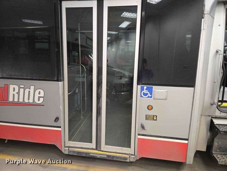 image for item DP8998 2014 IC Eldorado shuttle bus