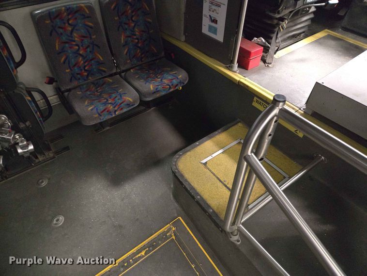 image for item DP8998 2014 IC Eldorado shuttle bus