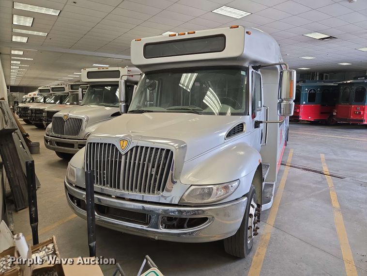 image for item DP8999 2014 IC Eldorado shuttle bus