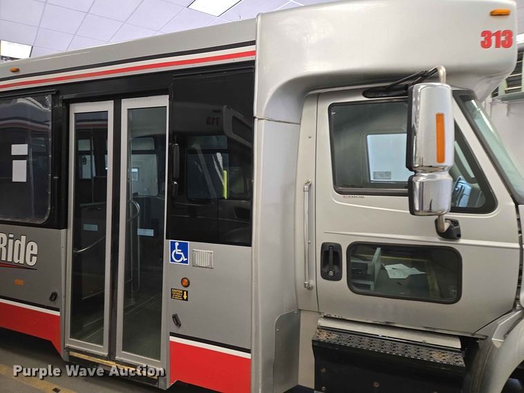 image for item DP8999 2014 IC Eldorado shuttle bus