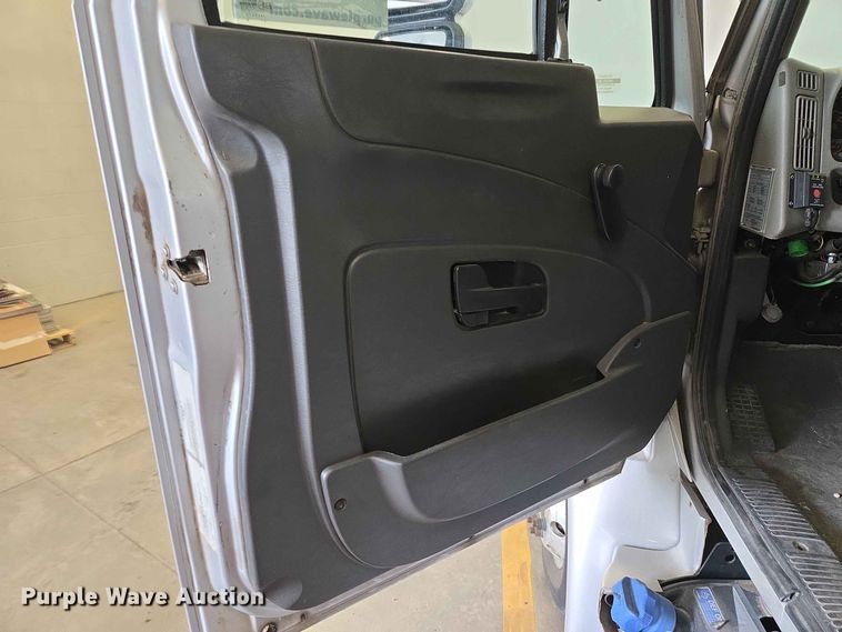 image for item DP8999 2014 IC Eldorado shuttle bus