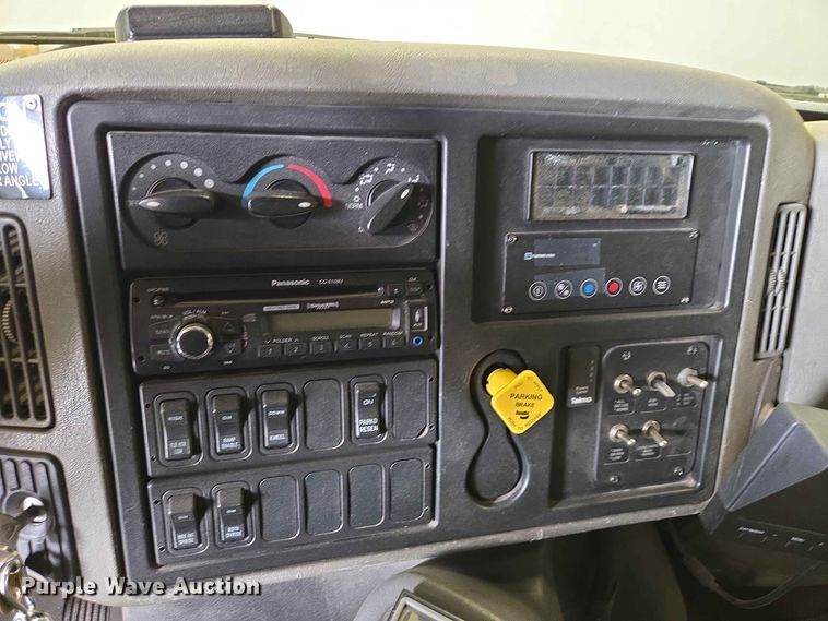 image for item DP8999 2014 IC Eldorado shuttle bus
