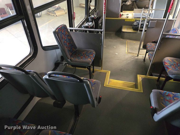 image for item DP8999 2014 IC Eldorado shuttle bus