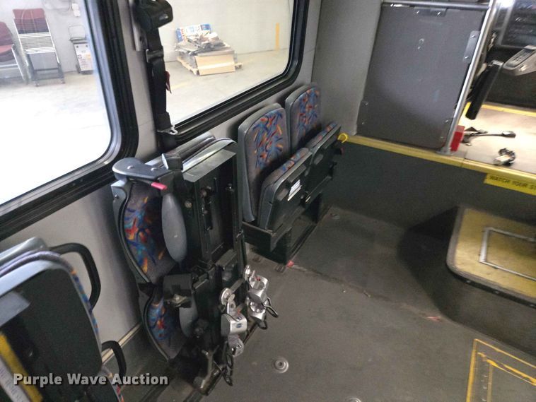 image for item DP8999 2014 IC Eldorado shuttle bus