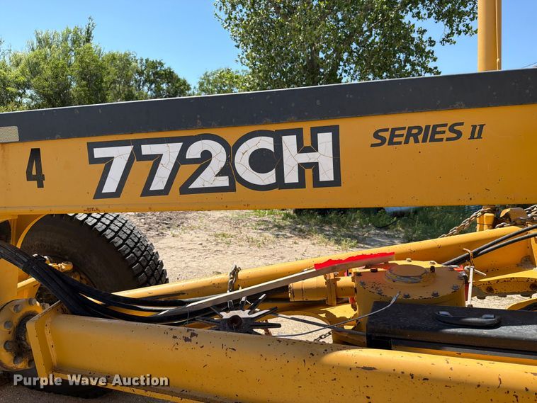 image for item DQ0081 2002 John Deere 772CH Series II motor grader