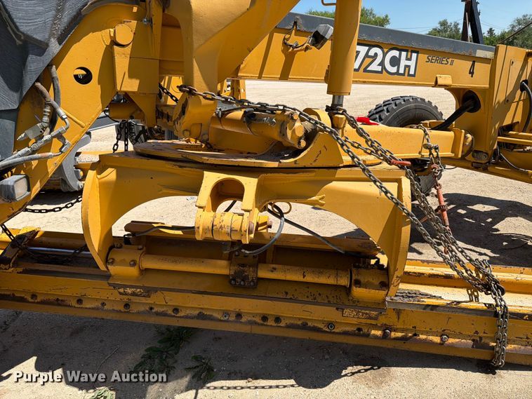 image for item DQ0081 2002 John Deere 772CH Series II motor grader