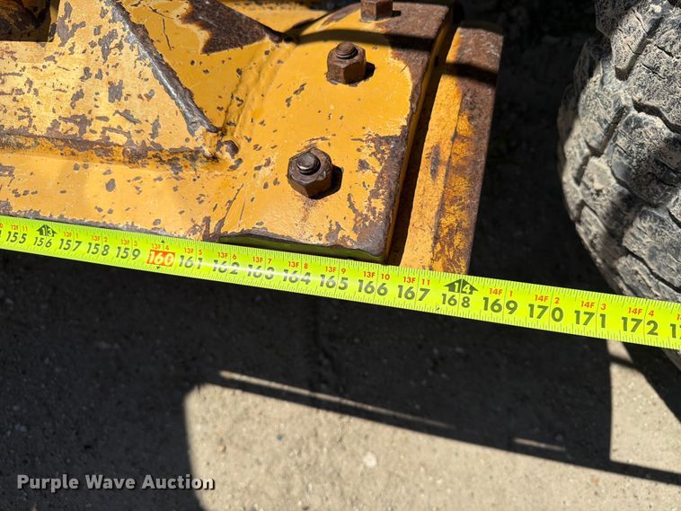 image for item DQ0081 2002 John Deere 772CH Series II motor grader