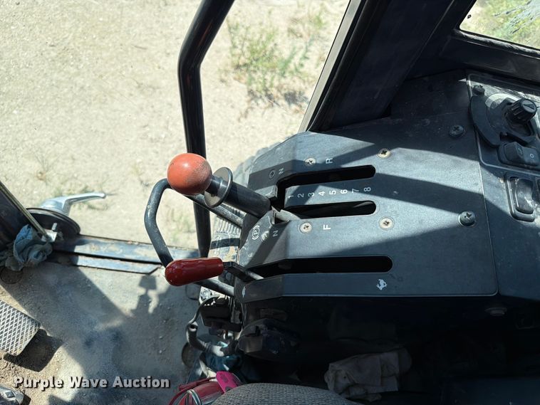 image for item DQ0081 2002 John Deere 772CH Series II motor grader