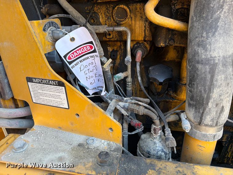 image for item DQ0081 2002 John Deere 772CH Series II motor grader
