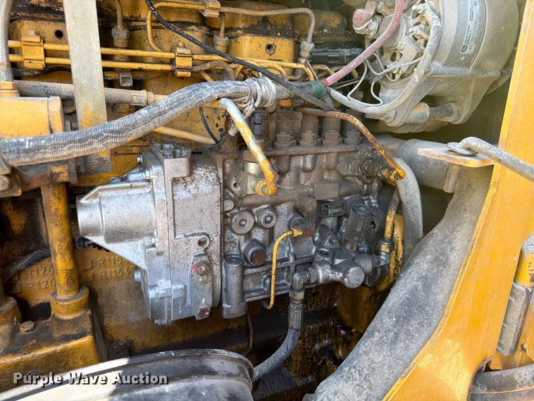 image for item DQ0081 2002 John Deere 772CH Series II motor grader
