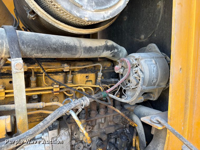 image for item DQ0081 2002 John Deere 772CH Series II motor grader