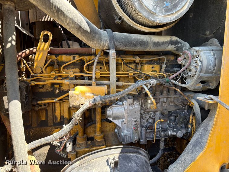 image for item DQ0081 2002 John Deere 772CH Series II motor grader