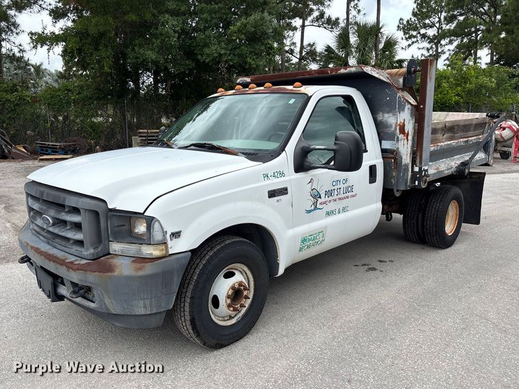 2003 Ford F350 Super Duty dump bed pickup truck