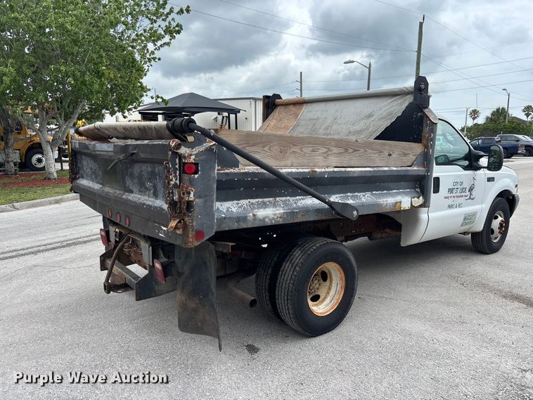 image for item DU6256 2003 Ford F350 Super Duty  dump bed pickup truck