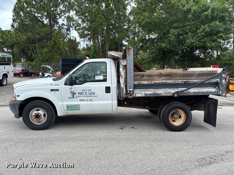 image for item DU6256 2003 Ford F350 Super Duty  dump bed pickup truck