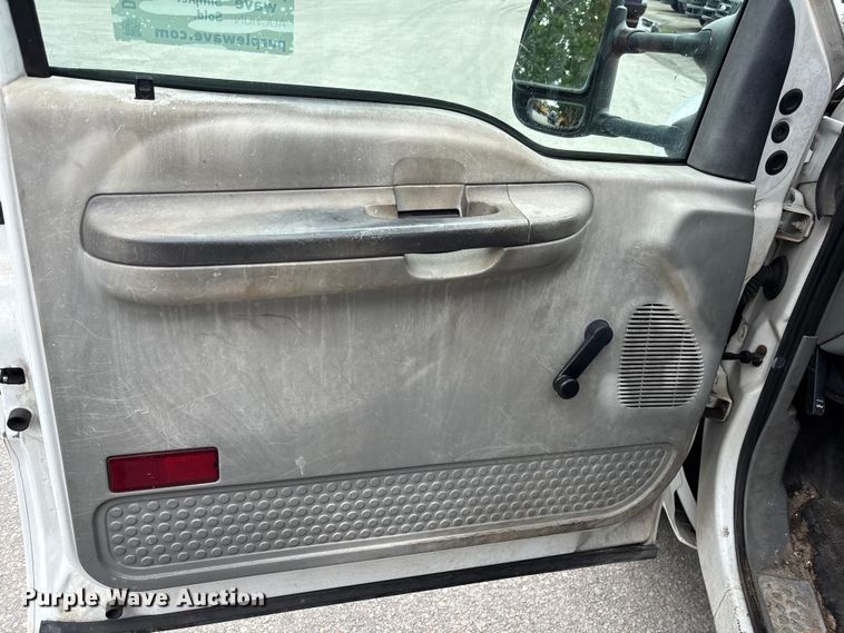 image for item DU6256 2003 Ford F350 Super Duty  dump bed pickup truck