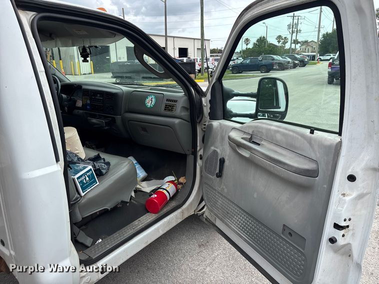 image for item DU6256 2003 Ford F350 Super Duty  dump bed pickup truck