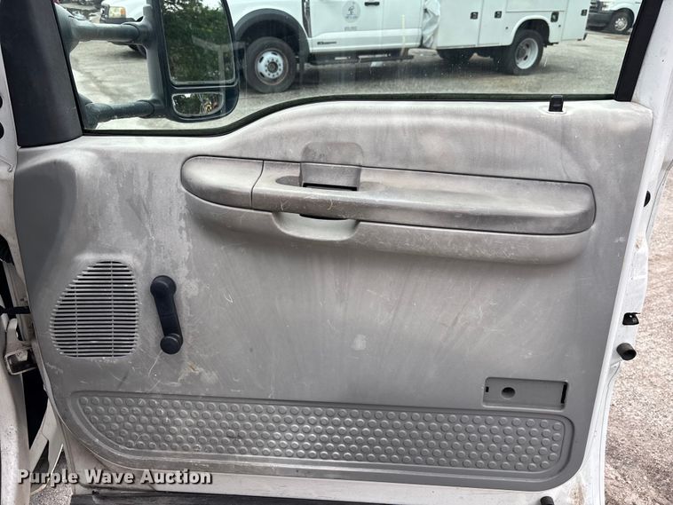 image for item DU6256 2003 Ford F350 Super Duty  dump bed pickup truck