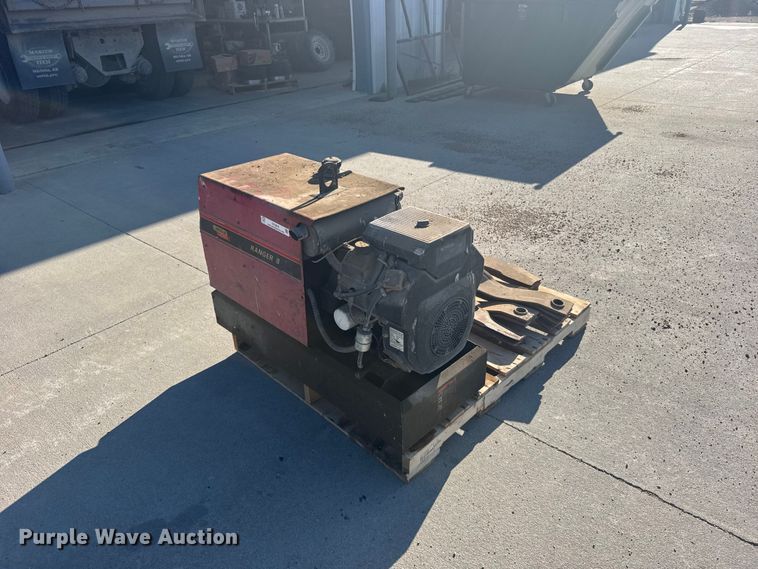 image for item DY2976 Lincoln Electric Ranger 8 welder/generator